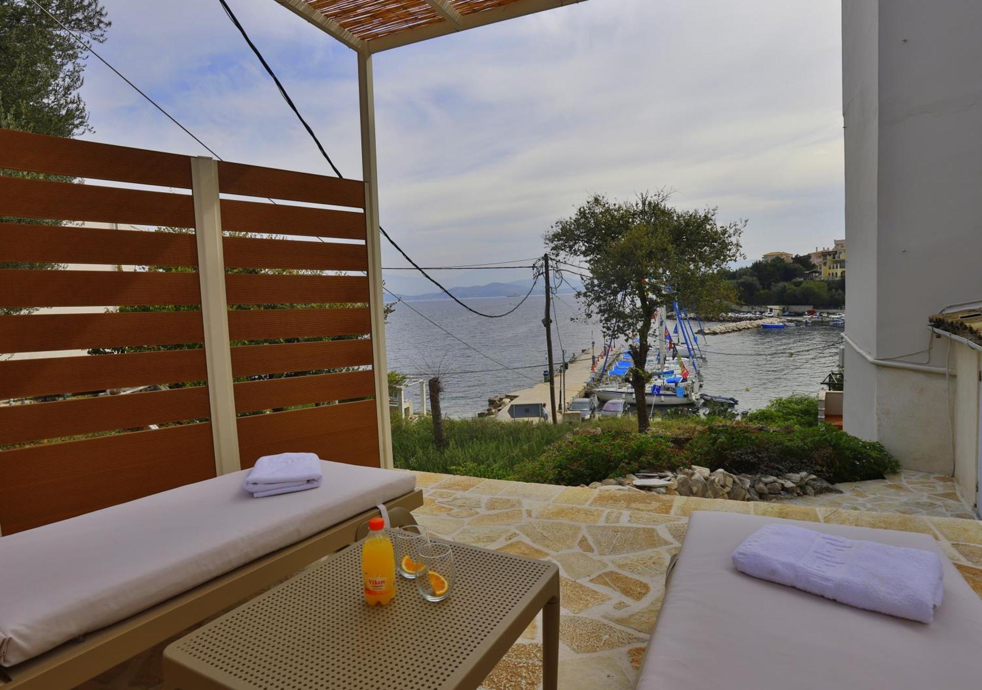 Kassiopi Seafront Elegant Apartments Esterno foto
